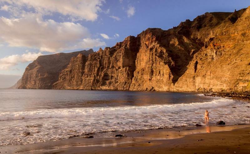 First Line Beach Front 2 Bedroom Apartment Los Gigantes Santiago del Teide Exteriör bild